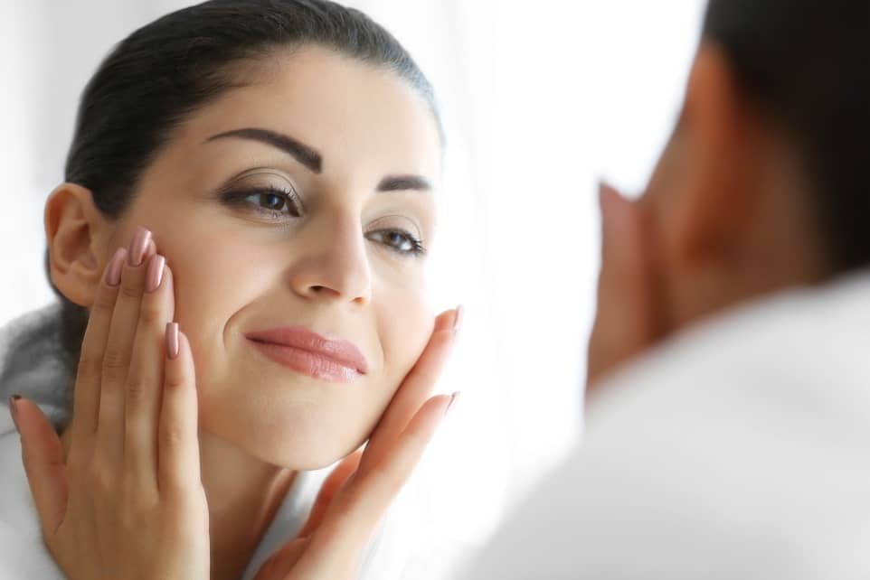 Peut-on réaliser un lifting du visage sans chirurgie ? | Dr Saboye | Toulouse